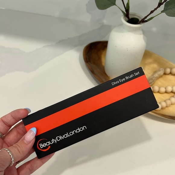 Diva Eye Brush Set - 4 Piece Makeup Brush Set - Picture 2 of 2